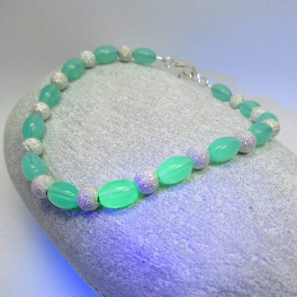 Uranium bead and Sterling Stardust bead bracelet - Picture 3 of 12